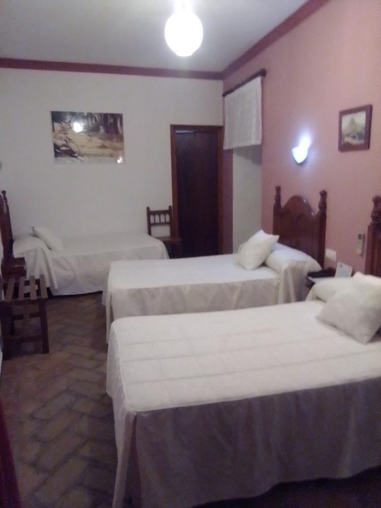 Hostal Comercio Carmona  Buitenkant foto